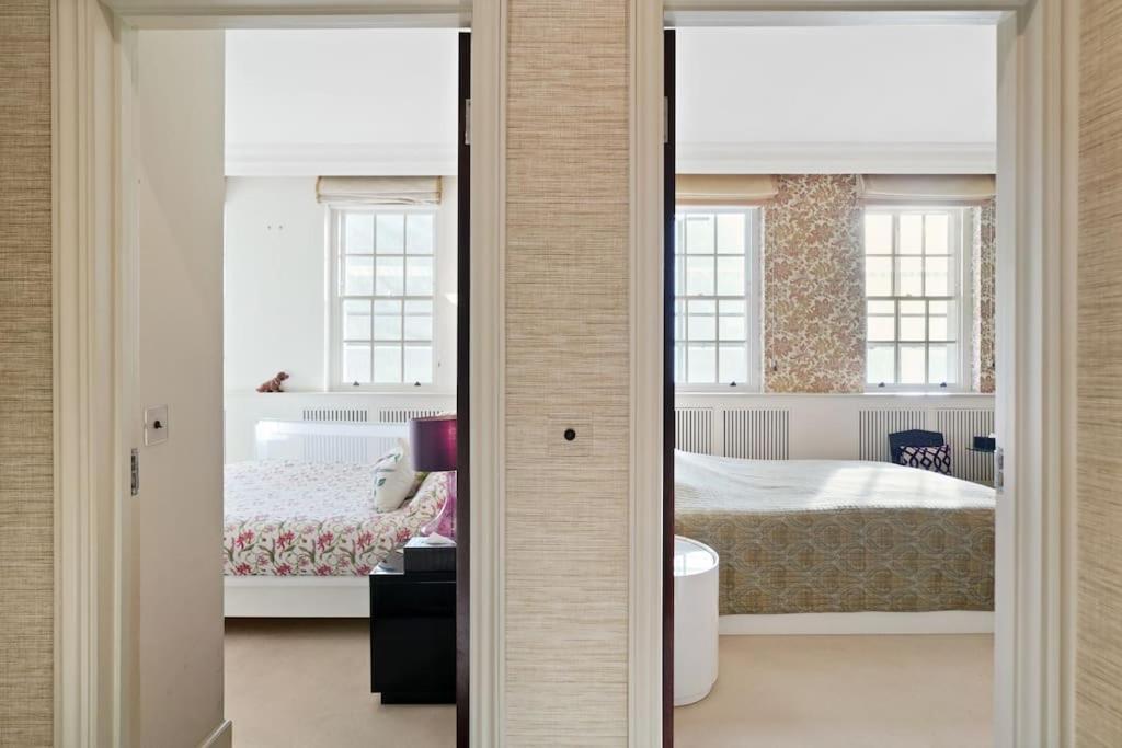 Three Bedroom Flat In Belgravia