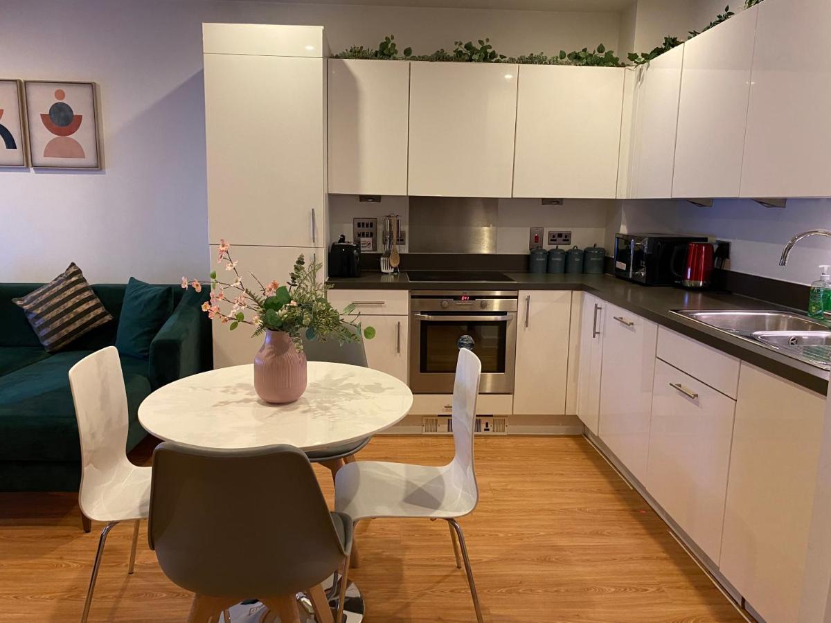Modern In Euston-camden Apartment