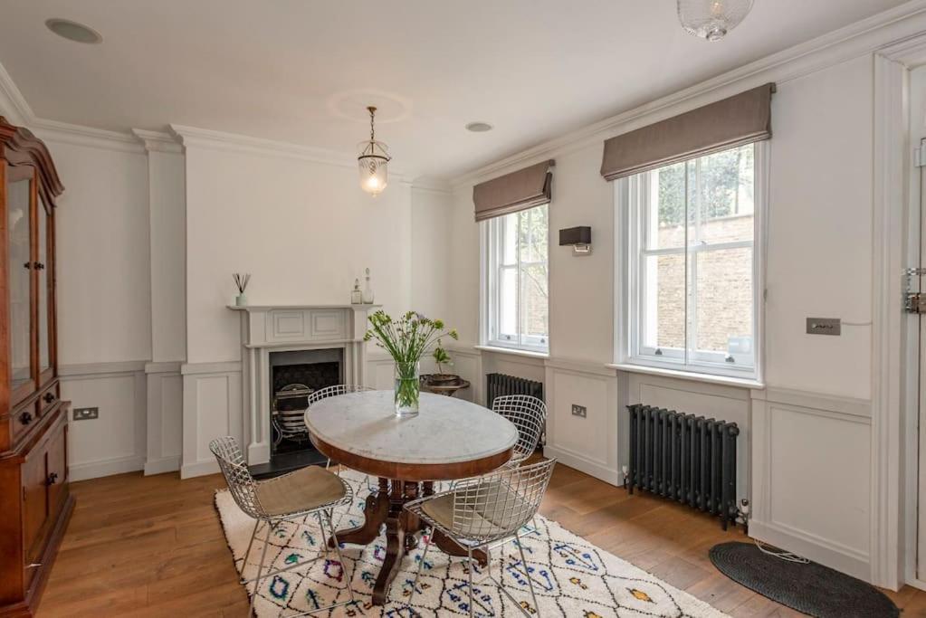 Apartment Stunning 3 Bed Townhouse In The Heart Of Mayfair *