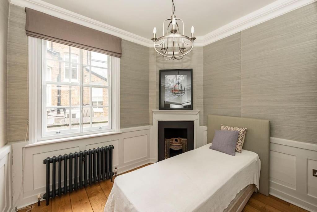 Stunning 3 Bed Townhouse In The Heart Of Mayfair Apartment *