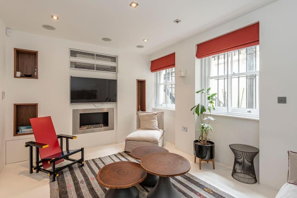 Stunning 3 Bed Townhouse In The Heart Of Mayfair Apartment London