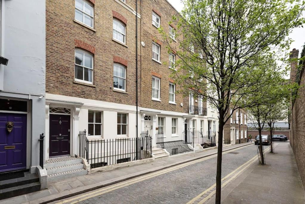 Stunning 3 Bed Townhouse In The Heart Of Mayfair Apartment London