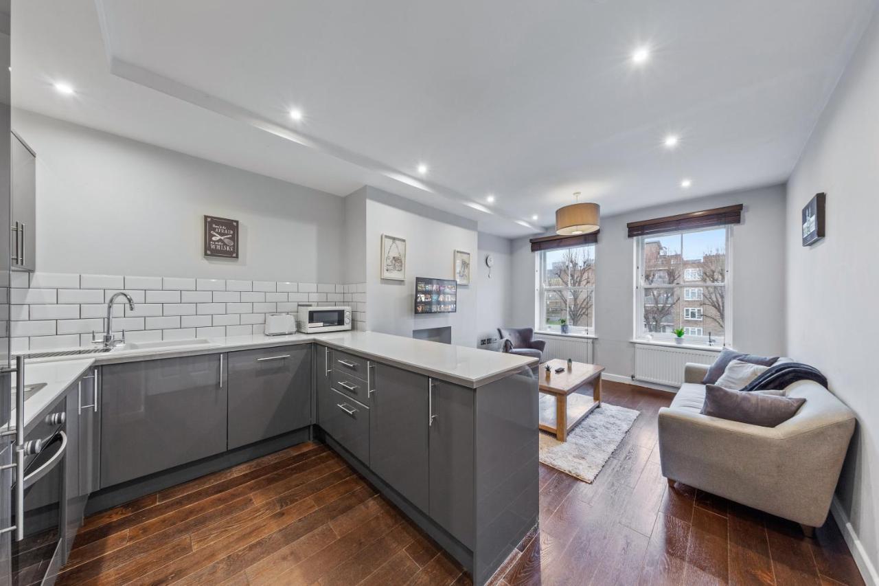 Apartment Majestic 4 At Reganway Rw4 London