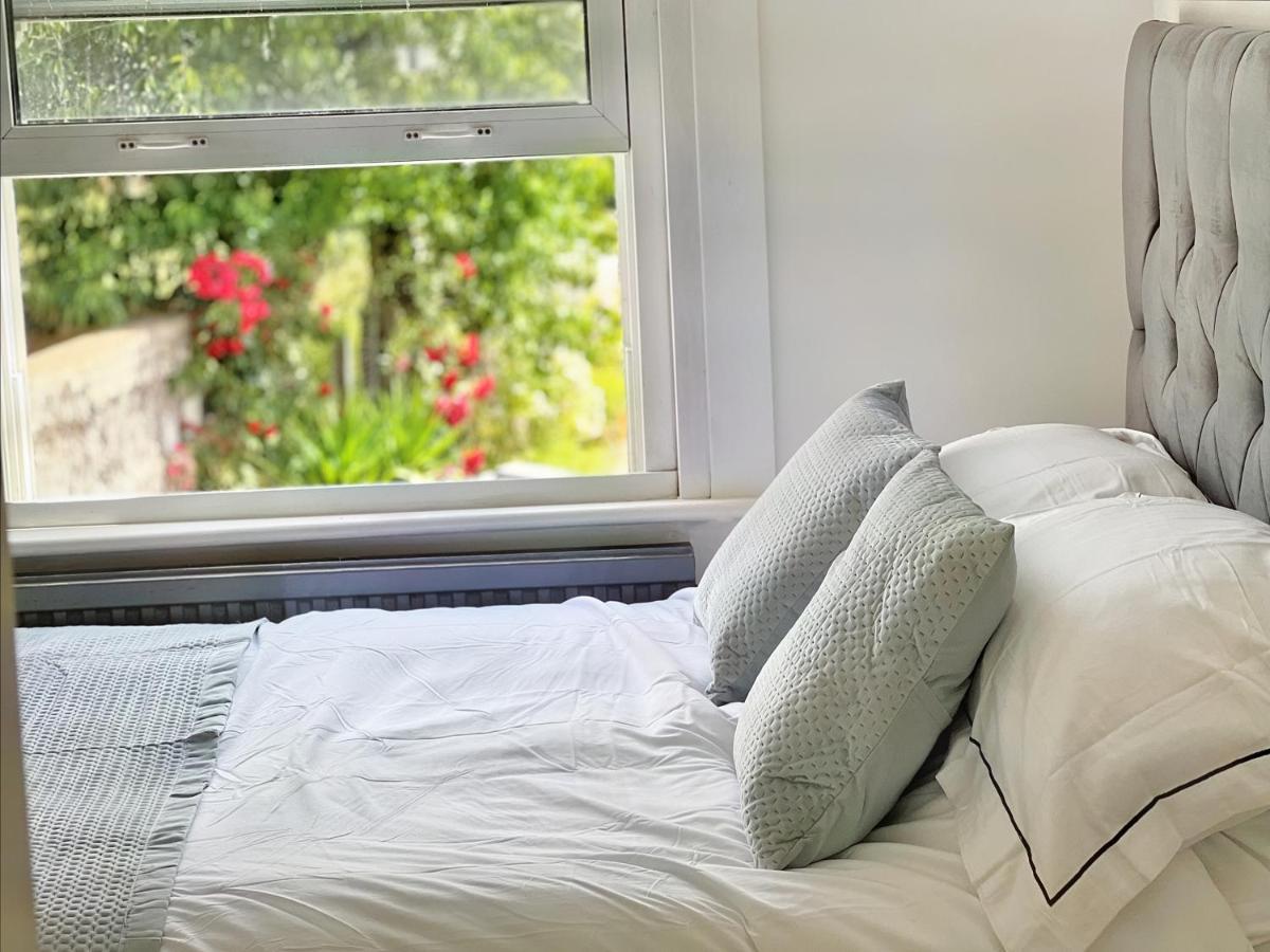 Modern In Centrally Located - 4 London