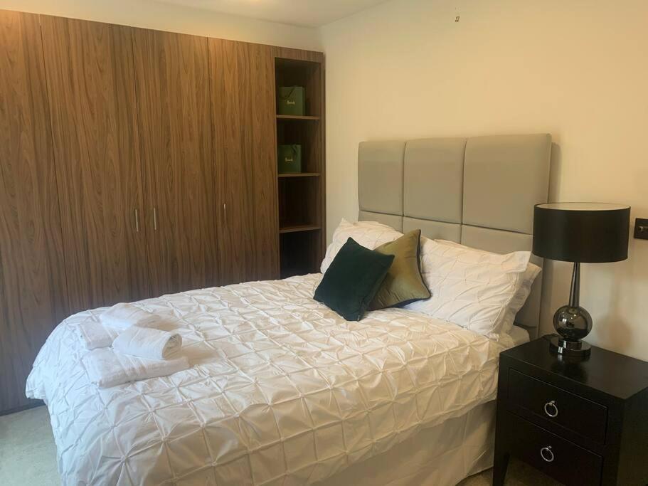 Casa de férias Dockside Sleeps 8, Uber Boat To Canary Wharf In 3 Mins *