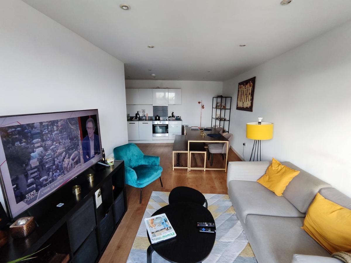 Spacious & Serene In Apartment London