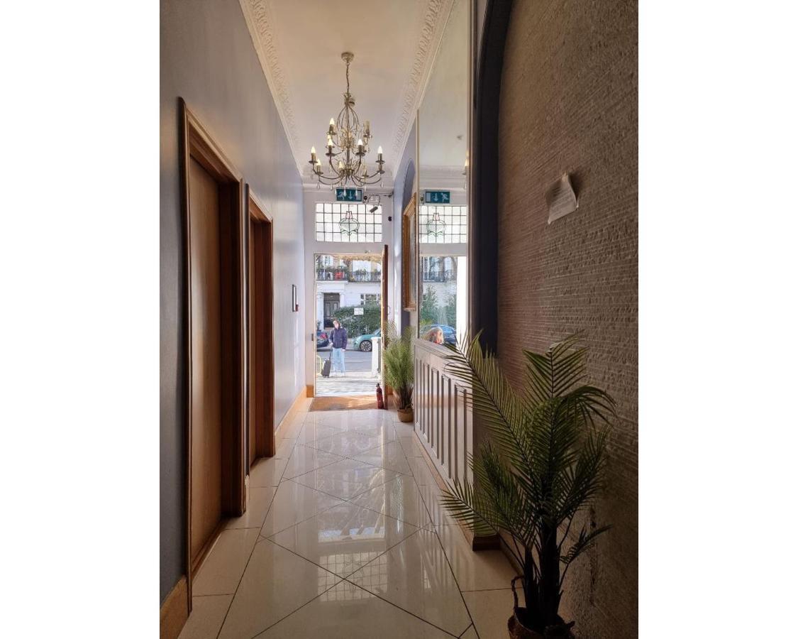 Apartment 80 Inverness Terrace *