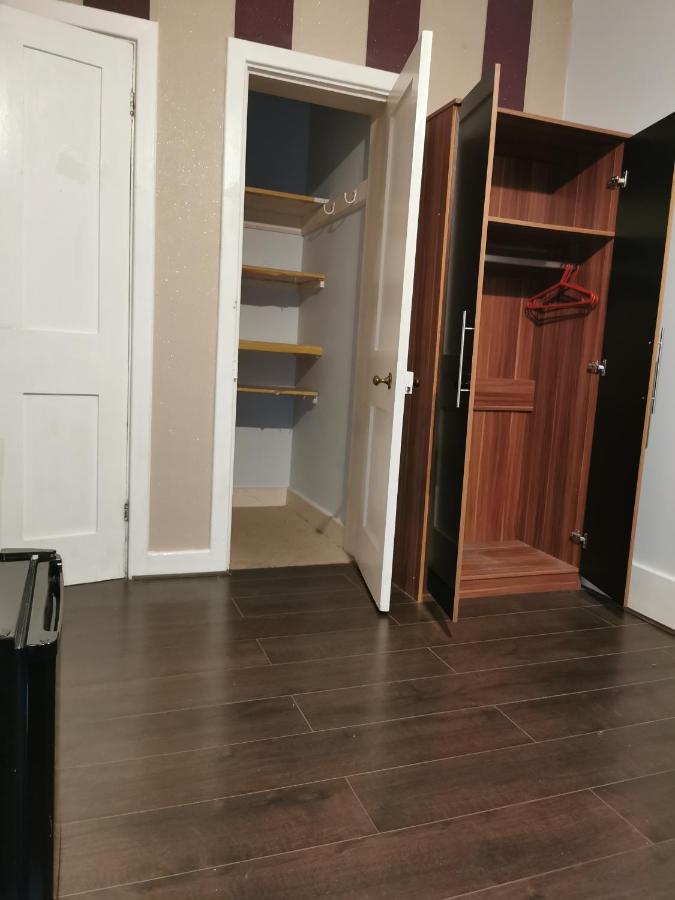 Guest house Neat Double London