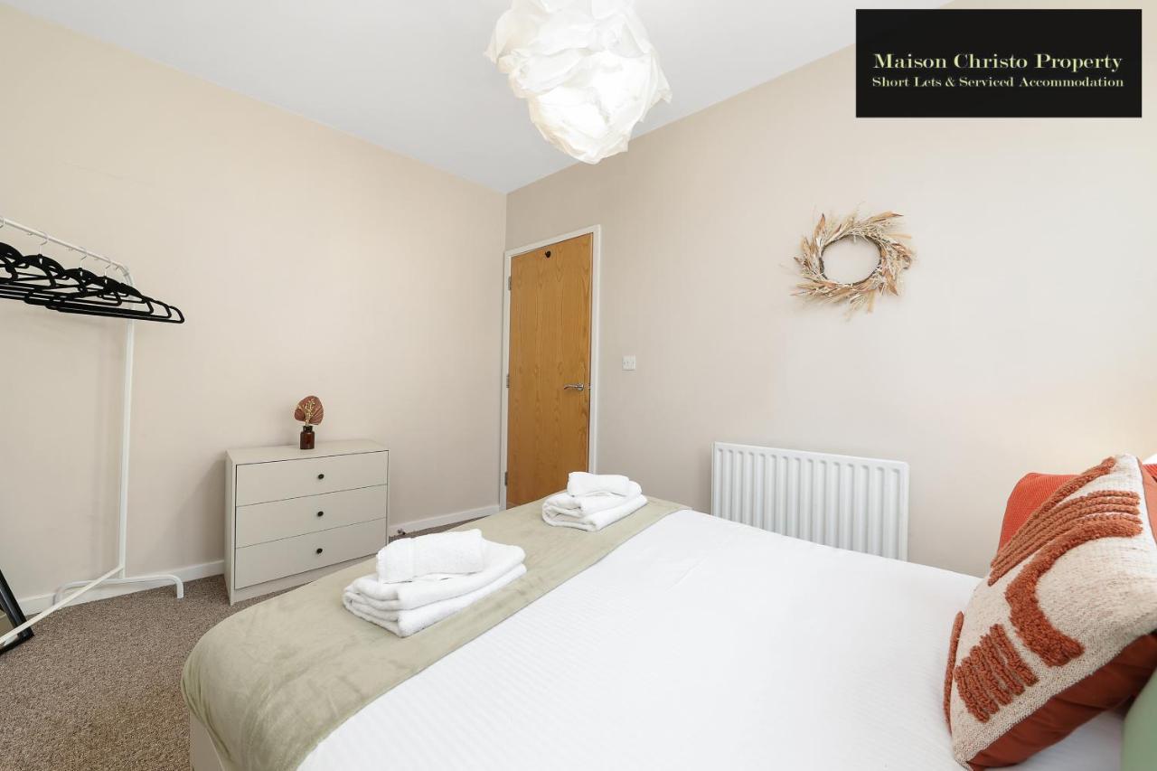 Eden: Cozy 2-bedroom By Maison Christo *