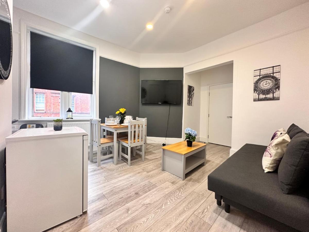 Apartment Kensington High Street Posh Flat *