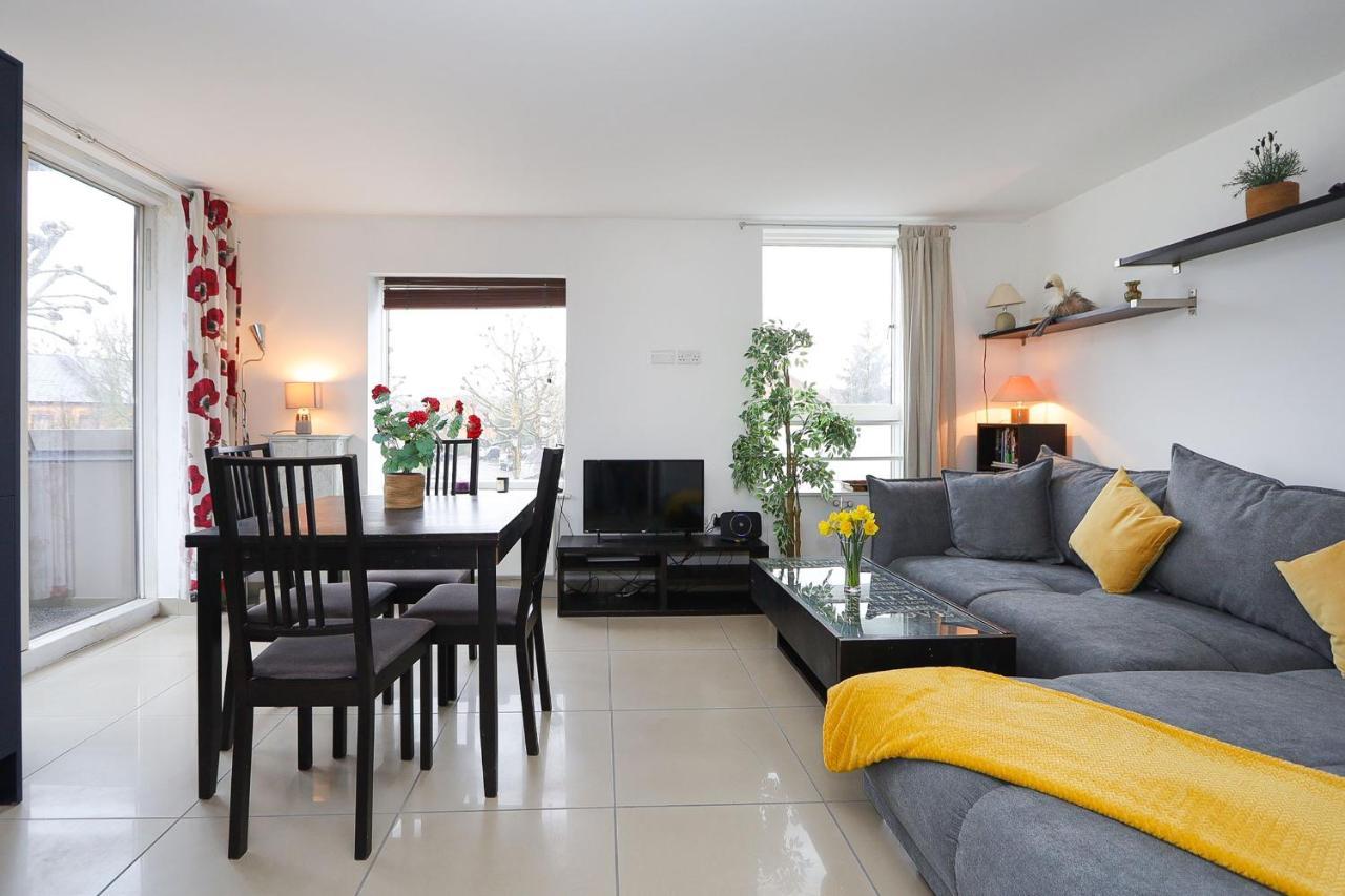 2-bed 2-bath Flat Around The Corner From Portobello Market Apartamento *