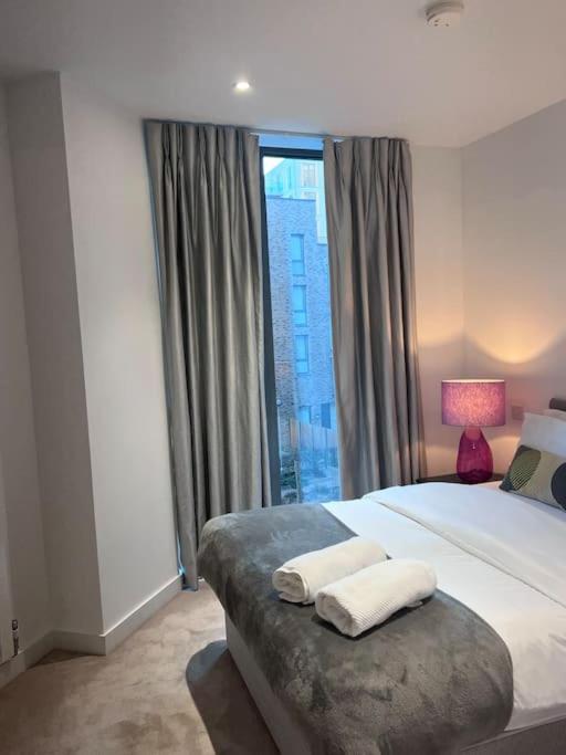 Apartment Lovely 2 Bed In Royal Wharf *