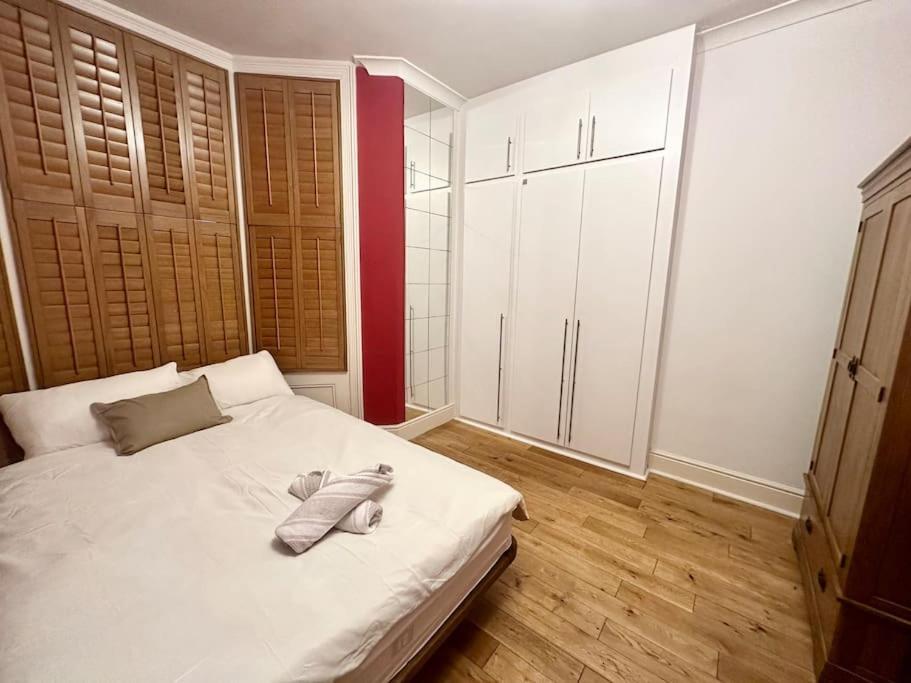 Spacious 2 Bedroom Apartamento Londres