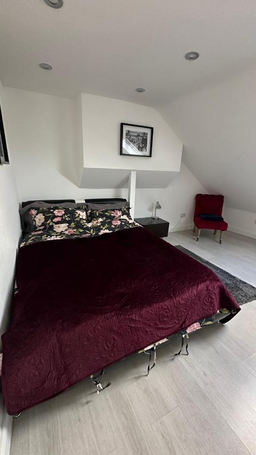 Stunning New 1 Bedroom Apartment