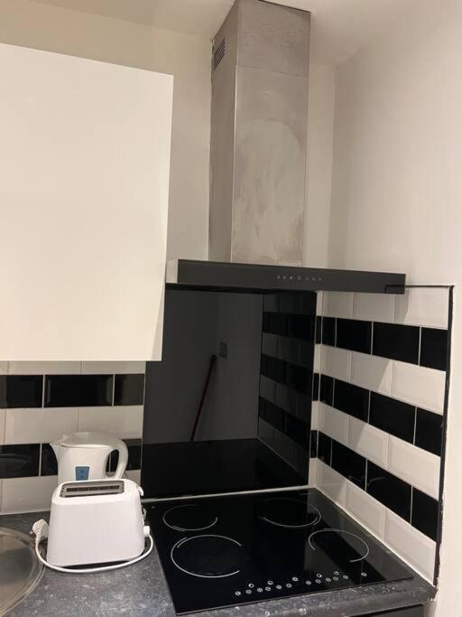 Ground Floor One Bedroom Flat Hyde Park In Central *