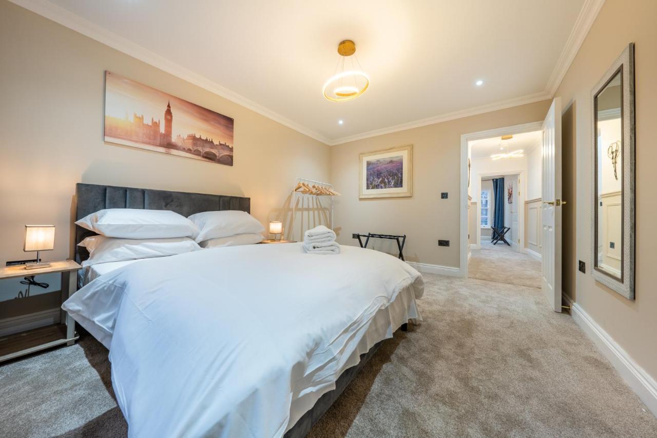 Holiday home Brand New Luxury House - Sleeps 8 London