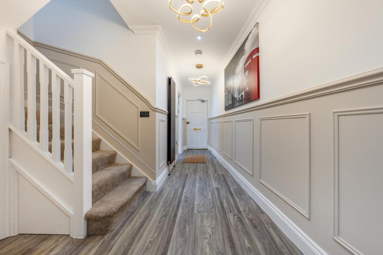 Brand New Luxury House - Sleeps 8 London