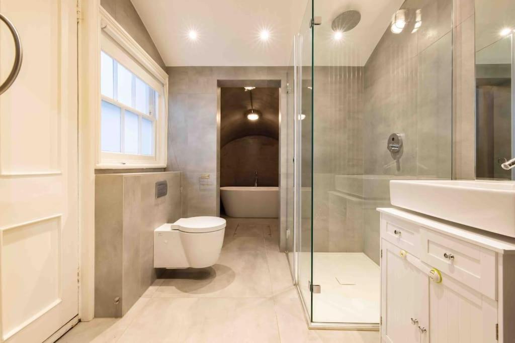 Stunning Notting Hill, 3 Bd, Fine Street, Garden *
