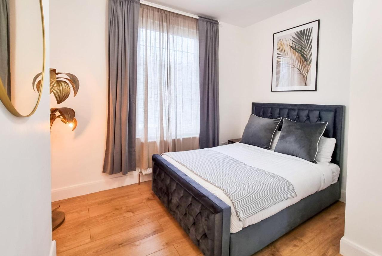 Designer Flat With Parking Near Peckham & Brixton London