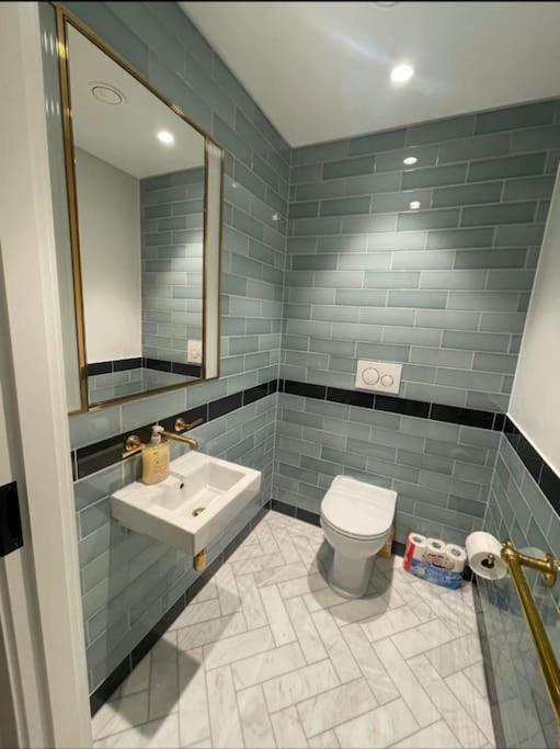 Apartamento A Luxury 1 Bedroom With A Stunning View Londres