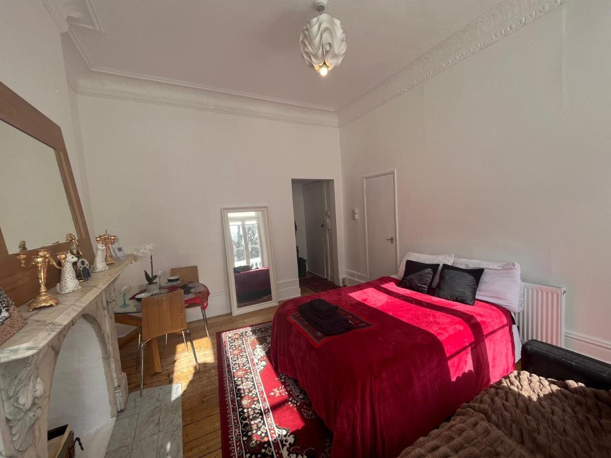Immaculate 1-bed In *