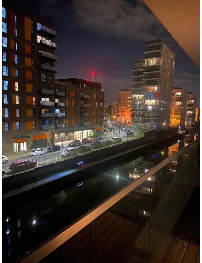 Lovely 2br W/ View London
