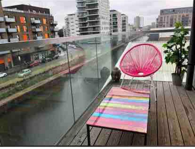 Lovely 2br W/ View London