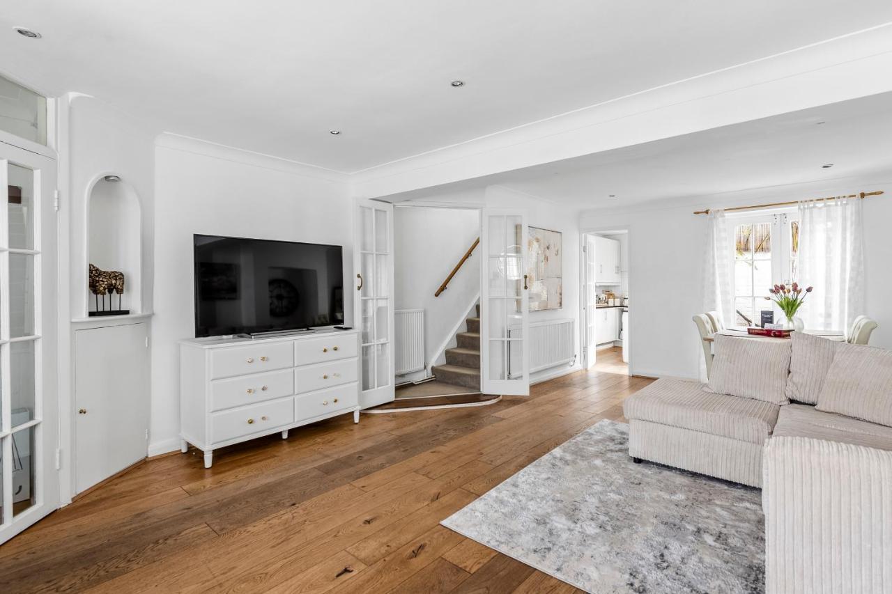 Kensington Two Floor Mews House *