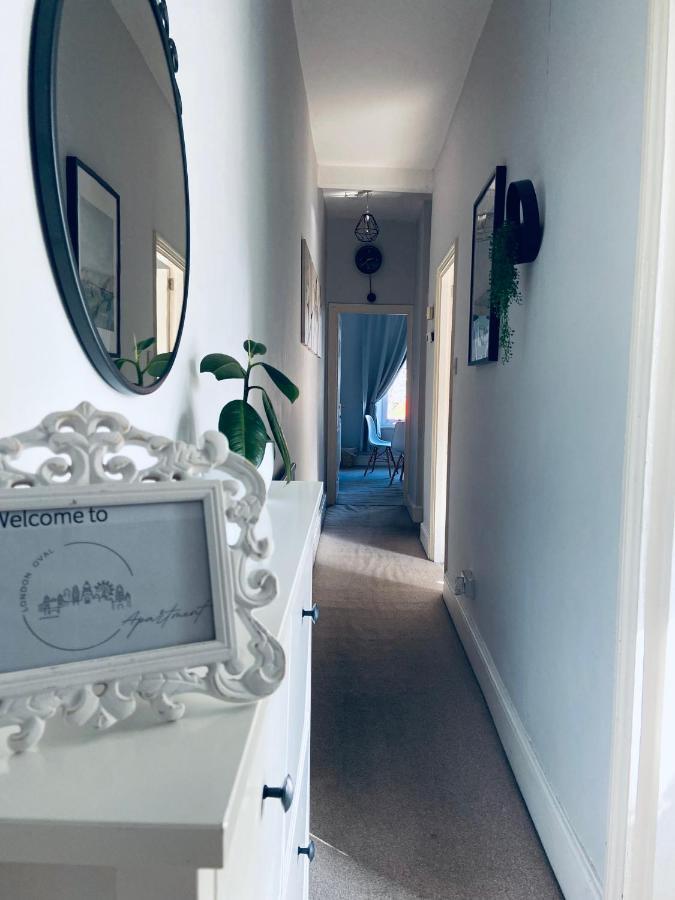 Apartment Oval London