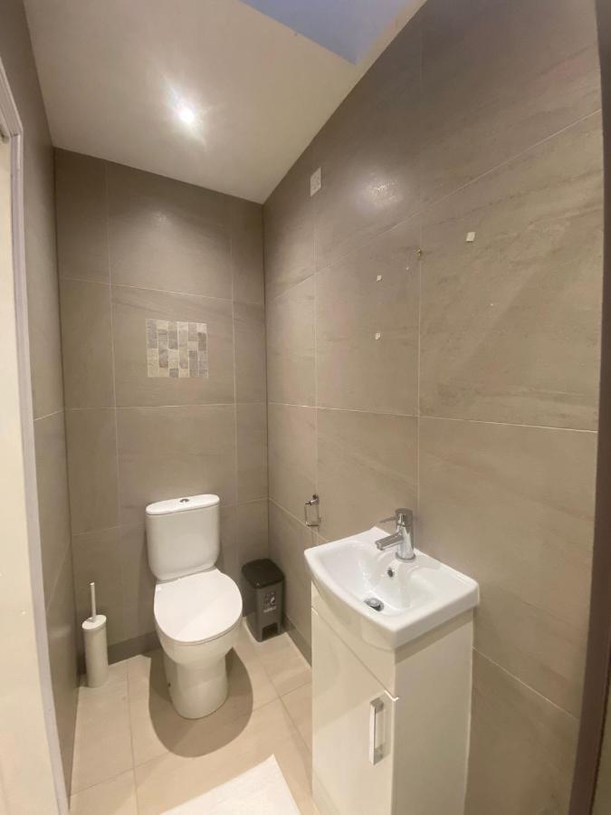Guest house Dannifar London