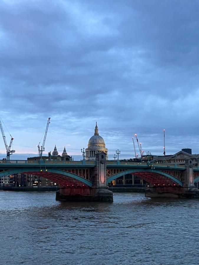 Apartment Big Ben, 10 Mins To Bridge, 5 Min Croydon, 30 Min Airport *