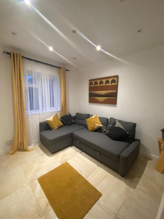 Guest house Dannifar London