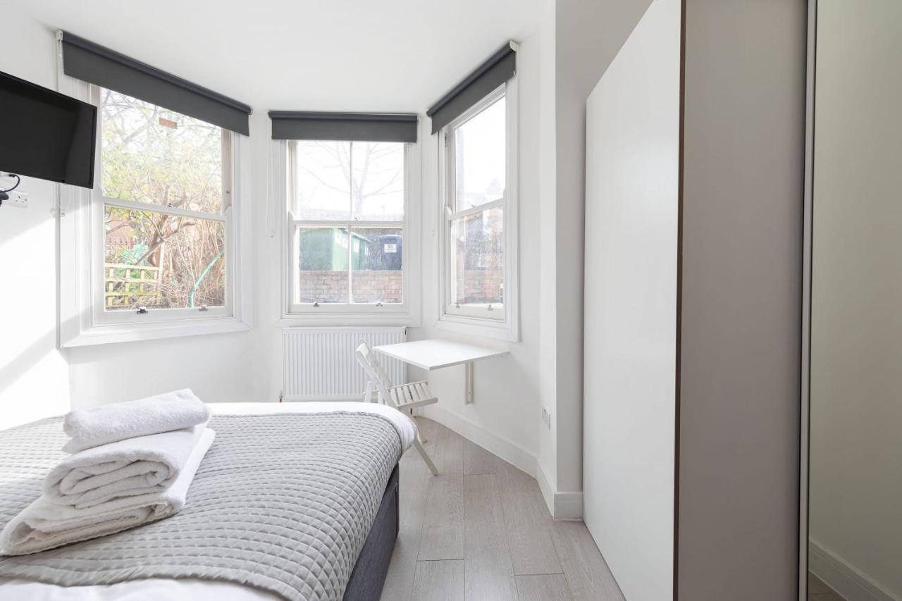 Lovely Private And Shower At Anson Apartment London