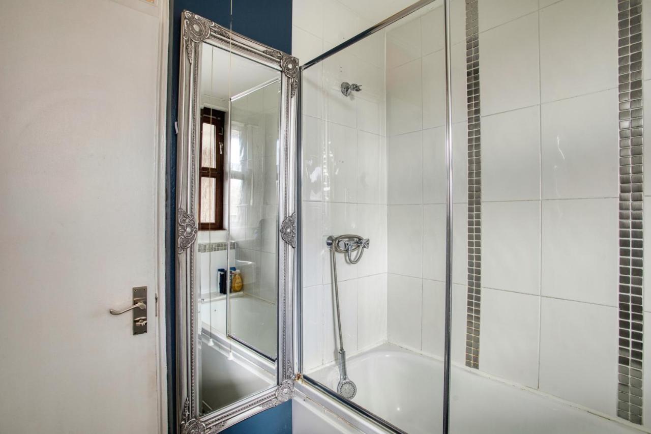Specious 2 Bedroom Flat - Zone 1 * Londres
