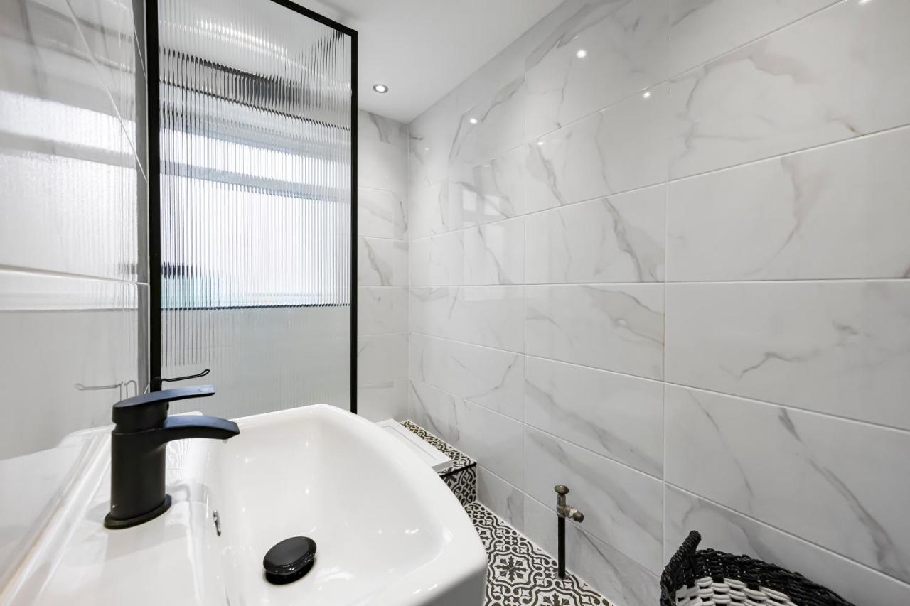 Victoria Hub Guest house *