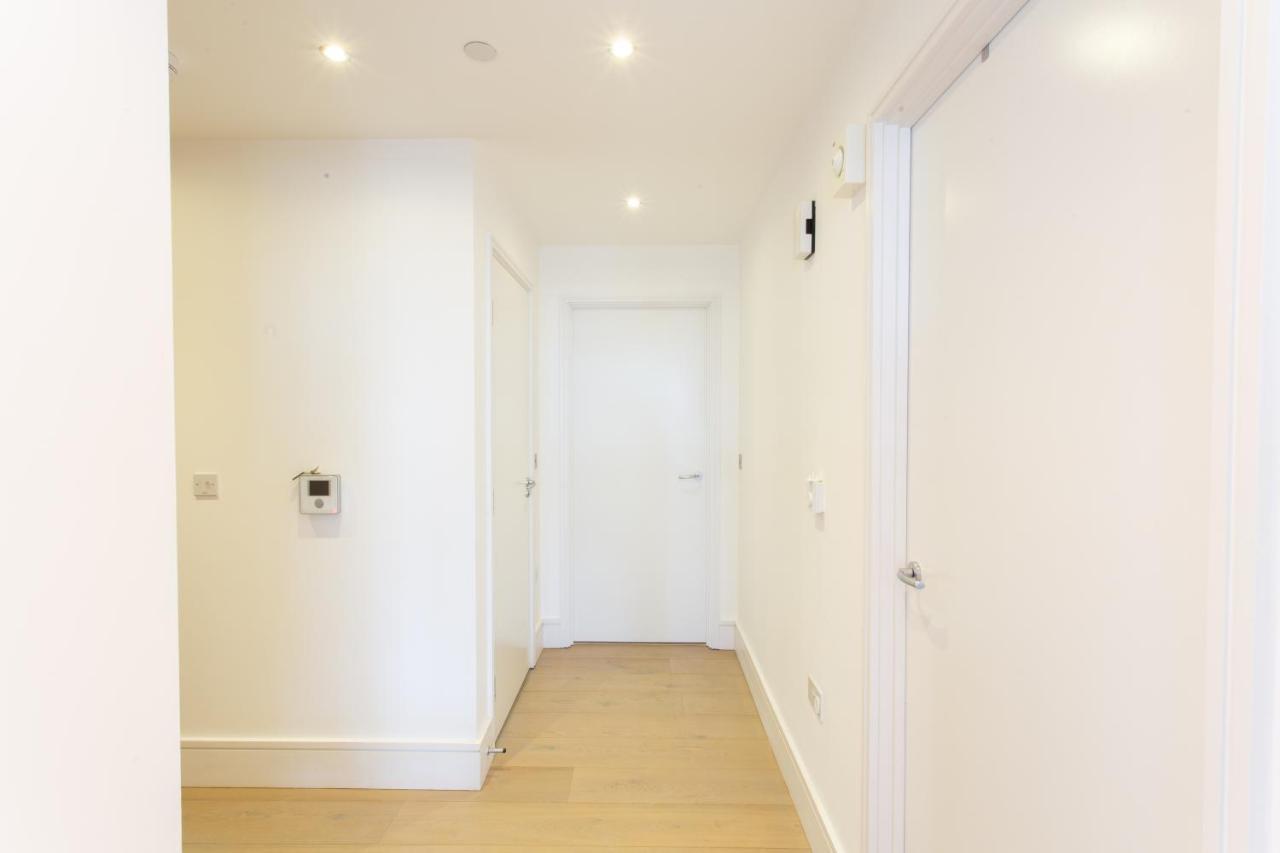 2 Bed 2 Bath Penthouse With Amazing Views With Free Parking