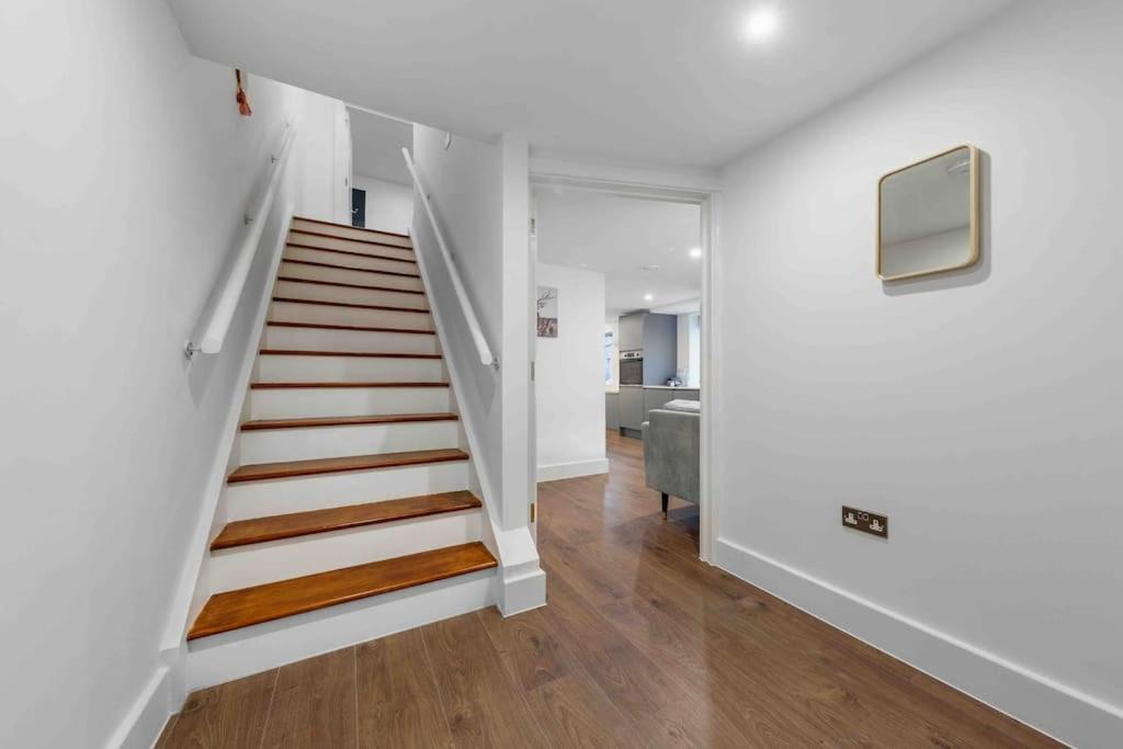 Sleep 8 9elms Apartment London