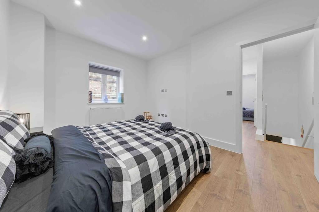 Apartment Sleep 8 9elms London