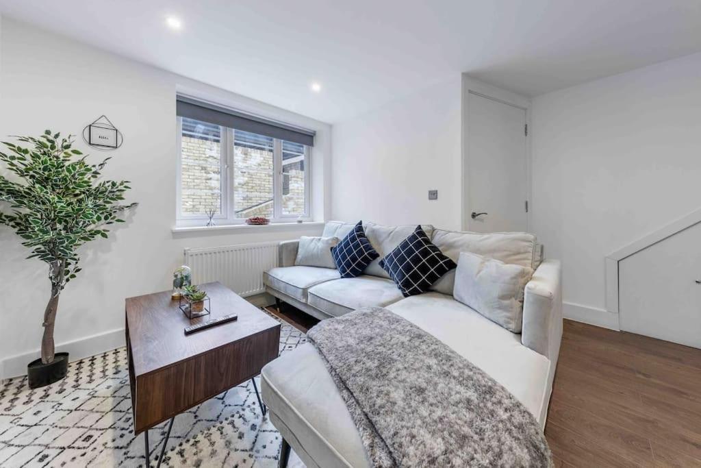 Apartment Sleep 8 9elms London