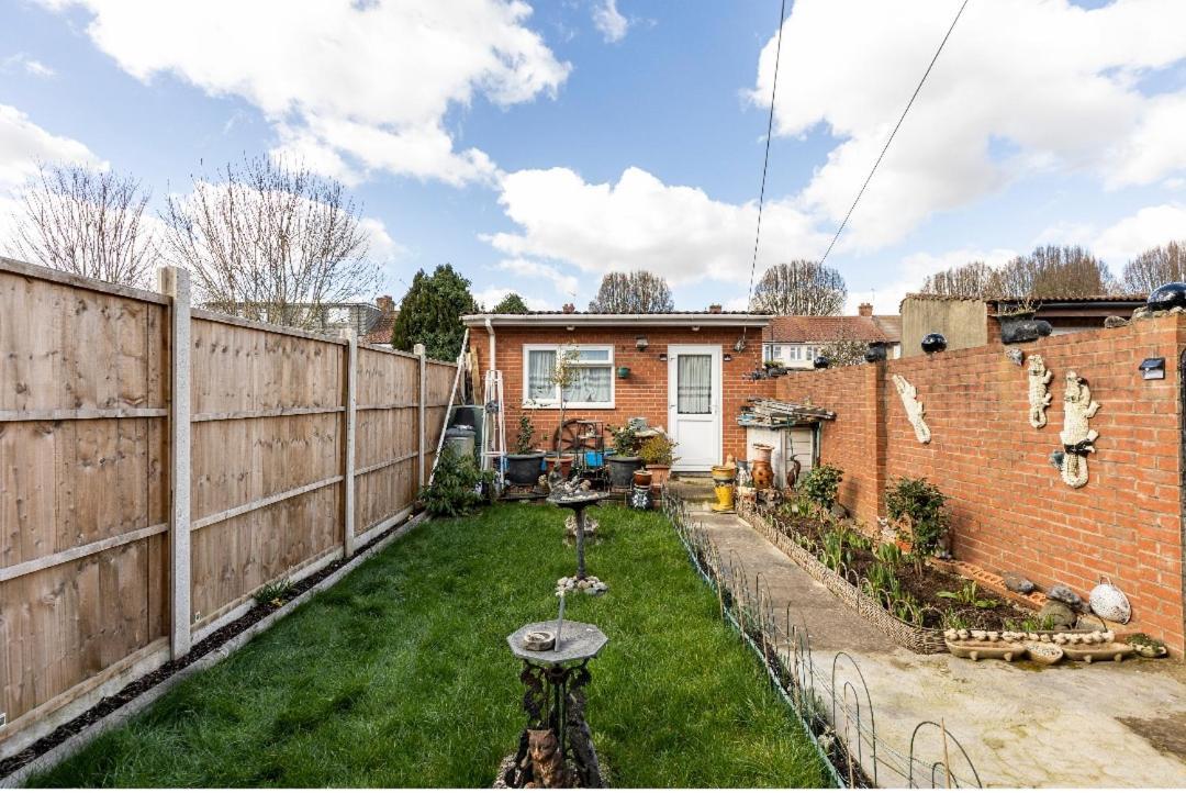Lovely House * London
