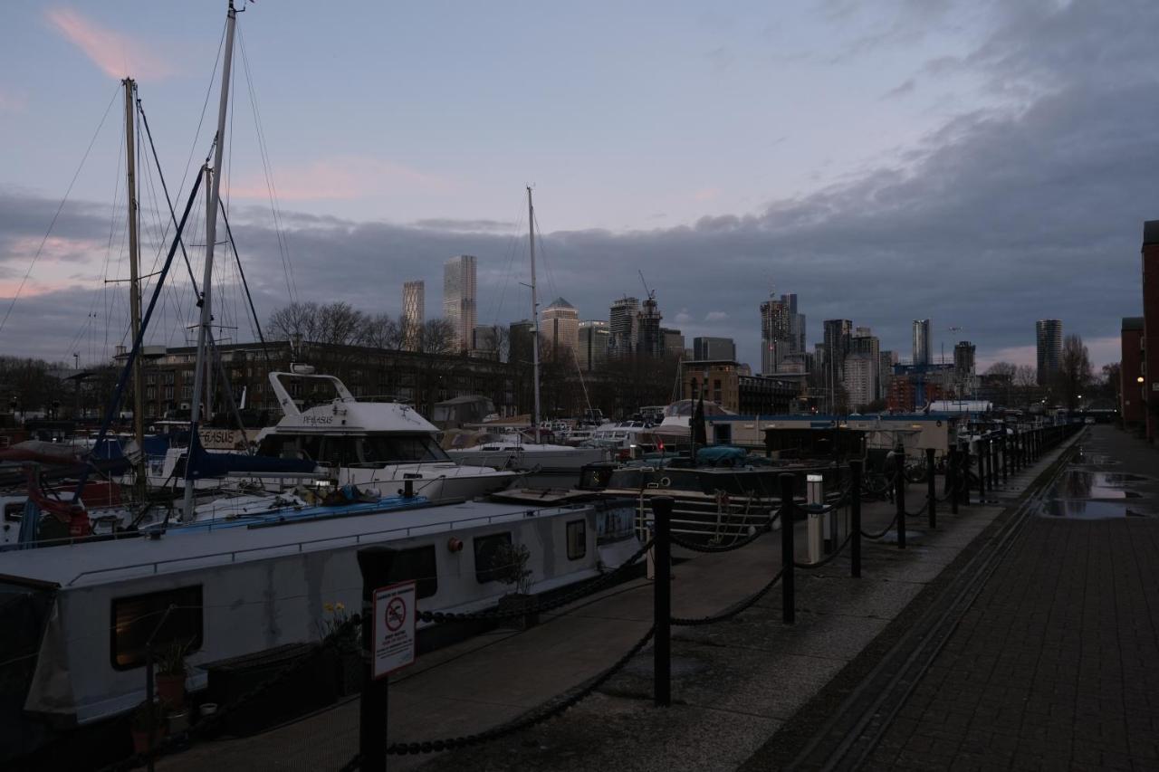 Homestay Transom Close London