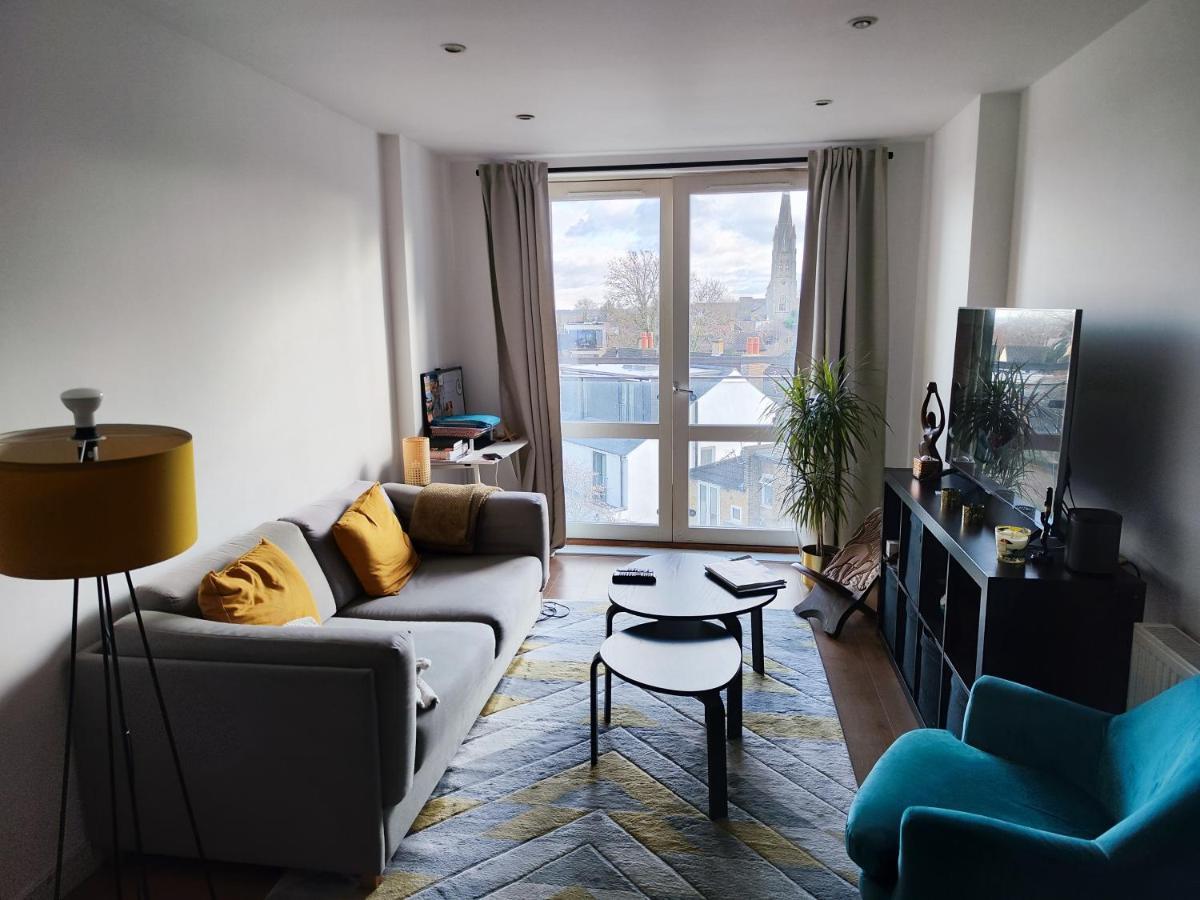 Spacious & Serene In * London