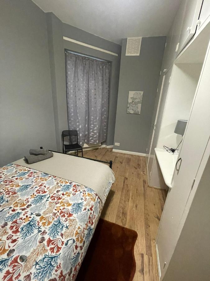 Contemporary Private Near Central Homestay London