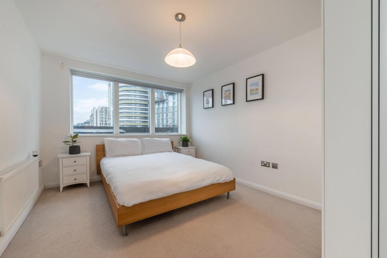 Apartment Kensington Luxury Retreat: Spacious 2-bedroom With Prime Location *