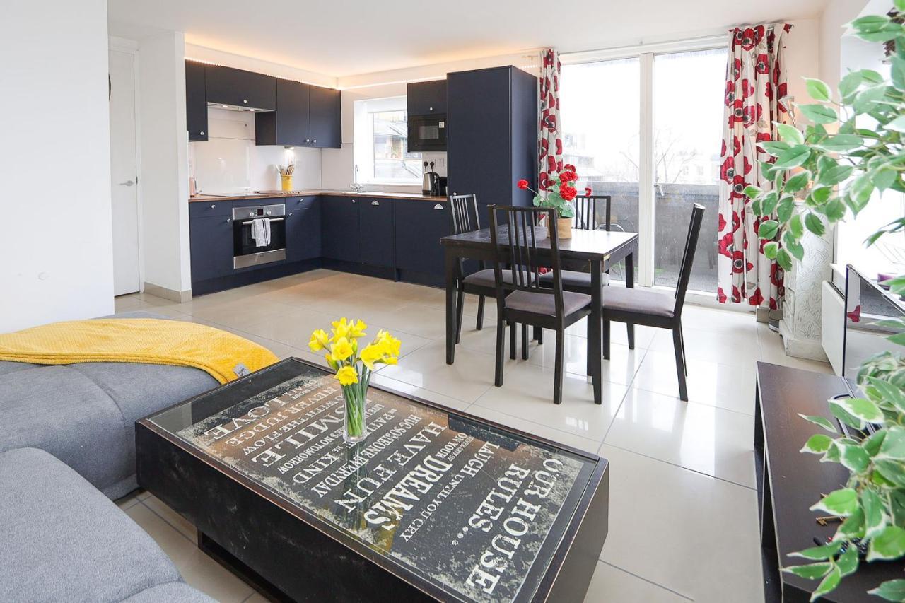 2-bed 2-bath Flat Around The Corner From Portobello Market Londres
