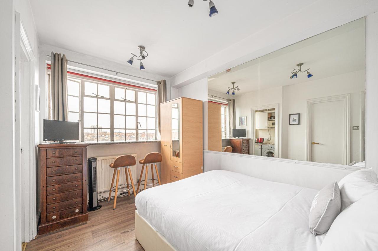 At Chelsea Cloister Apartamento