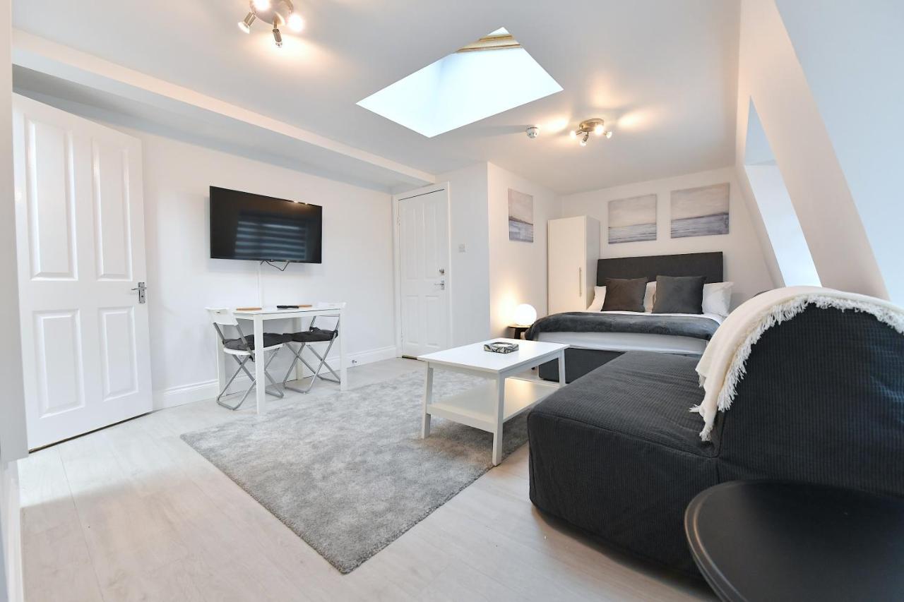 Apartment Very Close To Line Underground Shepherds Bush And Westfield Newly Refurbished