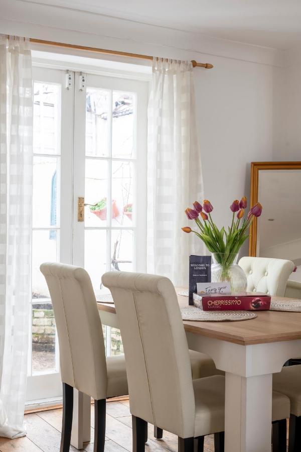 Kensington Two Floor Mews House * London