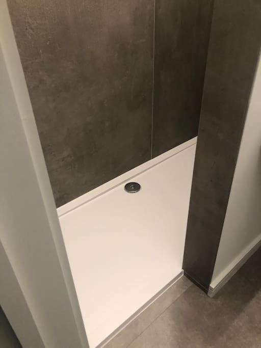 Brand New Studio Outhouse Putney Sw15 Apartment *