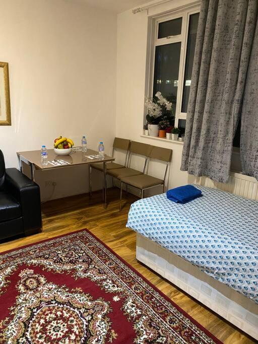 Ground Floor One Bedroom Bayswater Central Apartment London